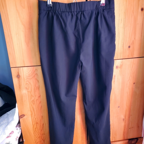 Aritzia Babaton Women's Black Lightweight Wool Cropped Dress Pants size 4 - Picture 3 of 7